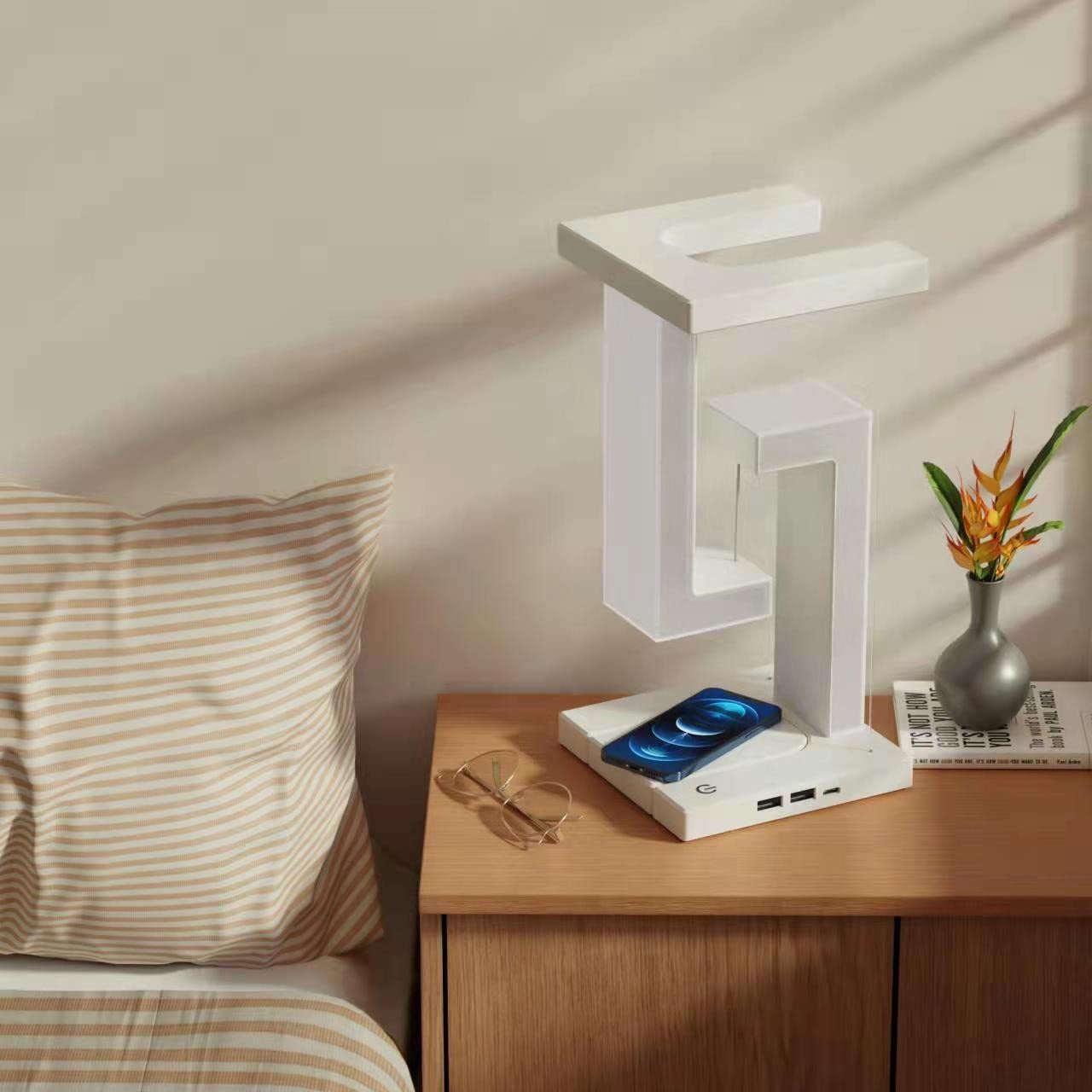 Creative Floating Wireless Charging Table Lamp – Balance & LED